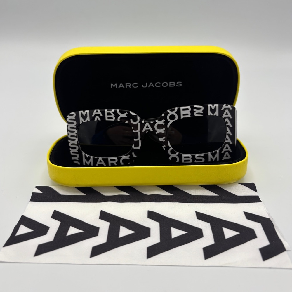 Marc Jacobs Logo Print Square Sunglasses + Case
